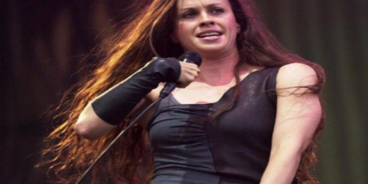 Alanis Morissette in concerto. (Foto: Web)