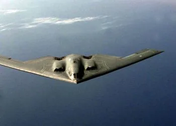 Un bombardiere americano B-2 Spirit (Ansa)
