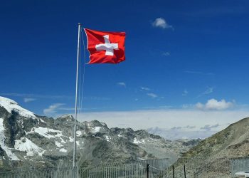 Bandiera Svizzera (Foto: Pixabay)