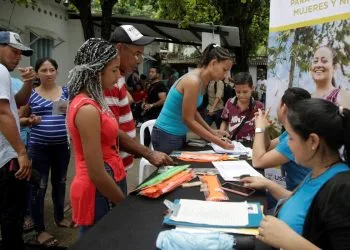 Accoglienza di immigrati venezuelani a Cartagena nel 2019 (Ansa)