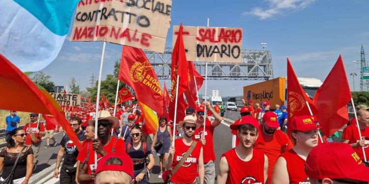 Sciopero Fiom-Cgil su tangenziale Bologna