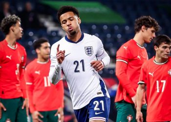 Ethan Nwaneri esulta con l'Inghilterra U21 (da Facebook)