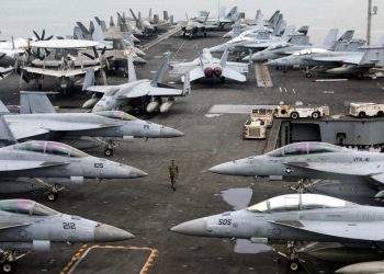 La portaerei USS Abraham Lincoln (Ansa)