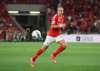 Andreas Schjelderup in campo con il Benfica (Foto: Web)