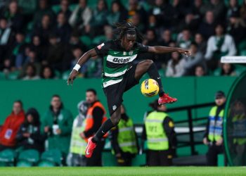 Geovany Quenda in azione con lo Sporting Lisbona (Foto ANSA)