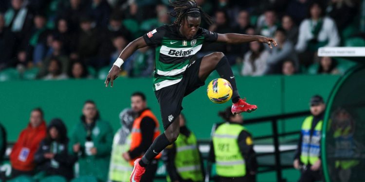 Geovany Quenda in azione con lo Sporting Lisbona (Foto ANSA)