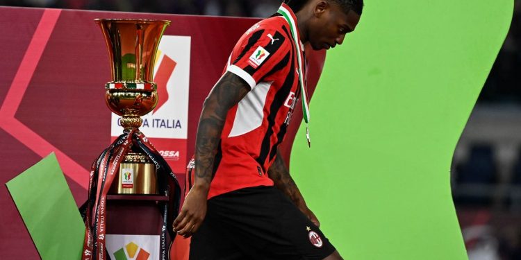Rafael Leao dopo la finale di Coppa Italia persa dal Milan contro il Bologna (Foto ANSA)