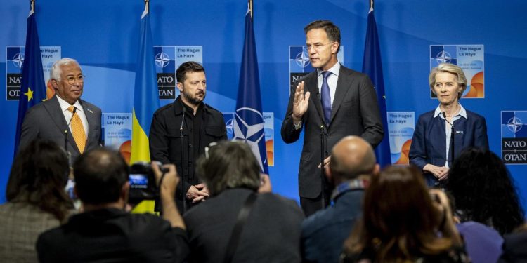 Zelensky al summit NATO