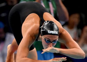 Il tuffo di Simona Quadarella (Foto ANSA)