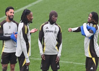 Douglas Luiz, Thuram, Weah e Mbangula in allenamento con la Juventus (Foto Ansa)