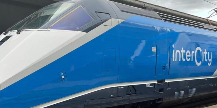 Intercity di Trenitalia (Foto: ANSA)