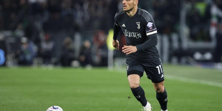 Filip Kostic con la maglia della Juventus (Foto ANSA)