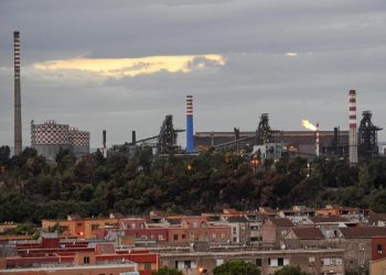 L'ex Ilva di Taranto (Ansa)