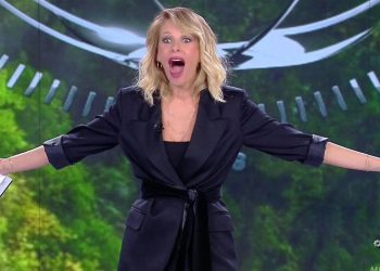 Alessia Marcuzzi all'Isola dei Famosi (Foto: Screen)