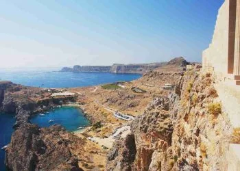 isola greca costa poco