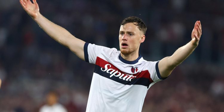 Sam Beukema del Bologna durante la finale di Coppa Italia vinta contro il Milan (Foto Ansa)