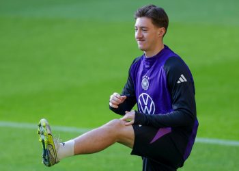 Angelo Stiller in allenamento con la Nazionale tedesca (Foto Ansa)