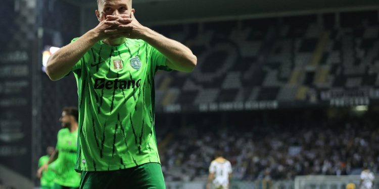 Viktor Gyokeres esulta con lo Sporting Lisbona (Foto ANSA)