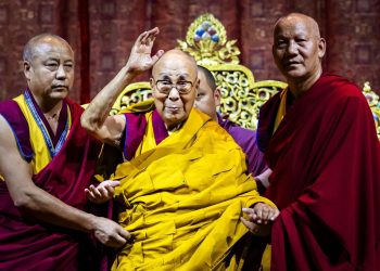 L'attuale Dalai Lama, Tenzin Gyatso (Foto: ANSA-EPA/MICHAEL BUHOLZER)