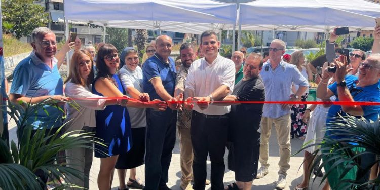 Progetto Arca: l'inaugurazione del guardaroba solidale a Napoli (Foto: comunicato)