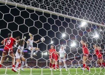 Il gol di Ada Hebergerg in Svizzera Norvegia donne (Foto ANSA)