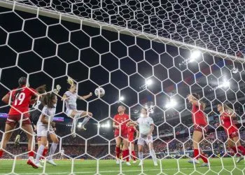 Il gol di Ada Hebergerg in Svizzera Norvegia donne (Foto ANSA)