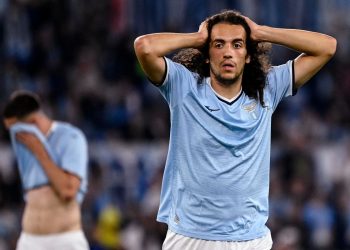 Guendouzi della Lazio incredulo durante la gara col Lecce (Foto Ansa)