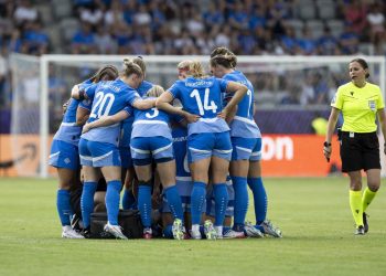 Il gruppo dell'Islanda donne (Foto ANSA)