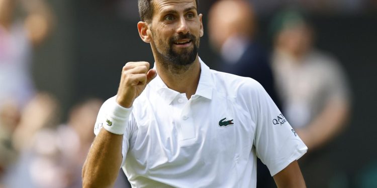 Novak Djokovic esulta a Wimbledon (Foto ANSA)