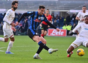 Vanja Vlahovic al tiro con l'Atalanta (Foto ANSA)