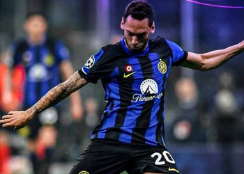 Hakan Calhanoglu via dall'Inter