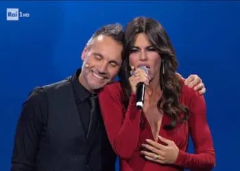 Anticipazioni Dalla strada al palco