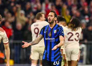 Hakan Calhanoglu con l'Inter in Champions League (Foto ANSA)