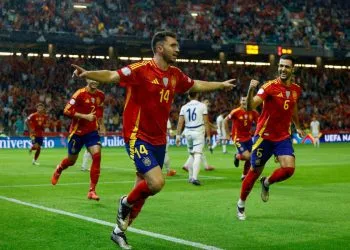 Aymeric Laporte esulta con la Spagna (Foto ANSA)