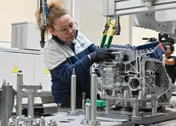 Lo stabilimento Stellantis di Mirafiori (Ansa)