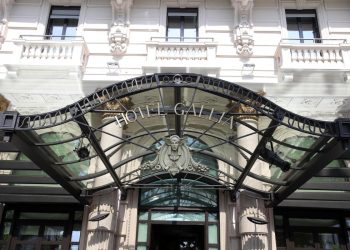 L'Excelsior Hotel Gallia di Milano (Ansa)