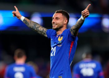 Jonathan Clauss esulta con la Francia (Foto ANSA)