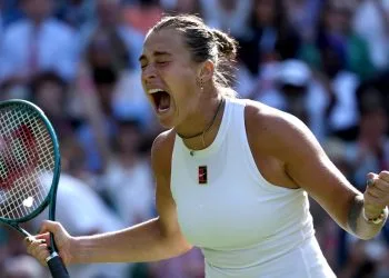 L'urlo di Aryna Sabalenka, qui a Wimbledon (Foto ANSA)
