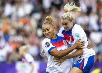 Lauren James e Alessia Russo con l'Inghilterra donne (Foto ANSA)