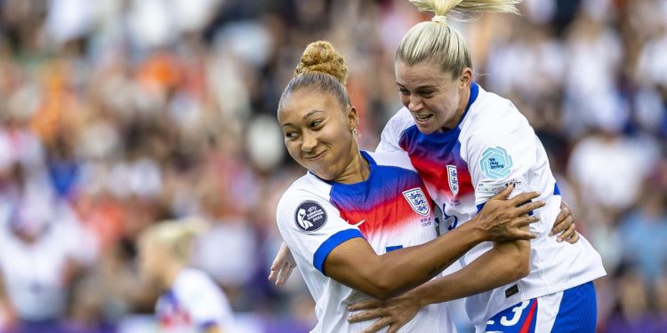 Lauren James e Alessia Russo con l'Inghilterra donne (Foto ANSA)