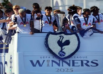 Il Tottenham festeggia l'Europa League (Ansa)