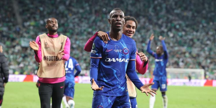 Nicolas Jackson esulta dopo il gol segnato col Chelsea in Conference League (Foto Ansa)