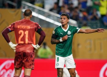 Richard Rios del Palmeiras discute con Weverton al Mondiale per Club 2025 (Foto Ansa)