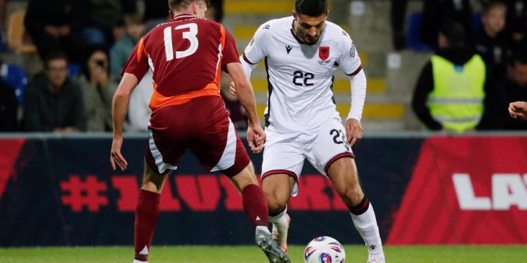 Armando Broja con la maglia dell'Albania (Foto ANSA)