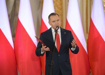 Il presidente della Polonia Karol Nawrocki (Foto:ANSA-EPA/MARCIN OBARA POLAND OUT)