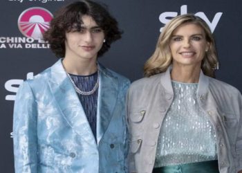 Achille Costacurta e la mamma Martina Colombari. (Foto: Web)