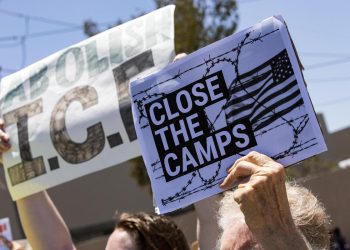 Proteste contro retate ICE