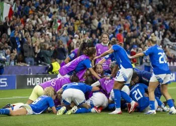 La festa dell'Italia donne agli Europei (Foto ANSA)