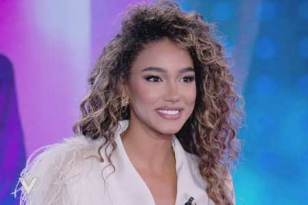 Samira Lui a Verissimo (Foto: screen Mediaset Infinity)