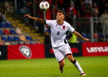 Kristjan Asllani al tiro con l'Albania (Foto ANSA)